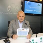 El concejal de Deportes, Francisco Villaescusa, ha animado a los albaceteños a participar en las actividades programadas