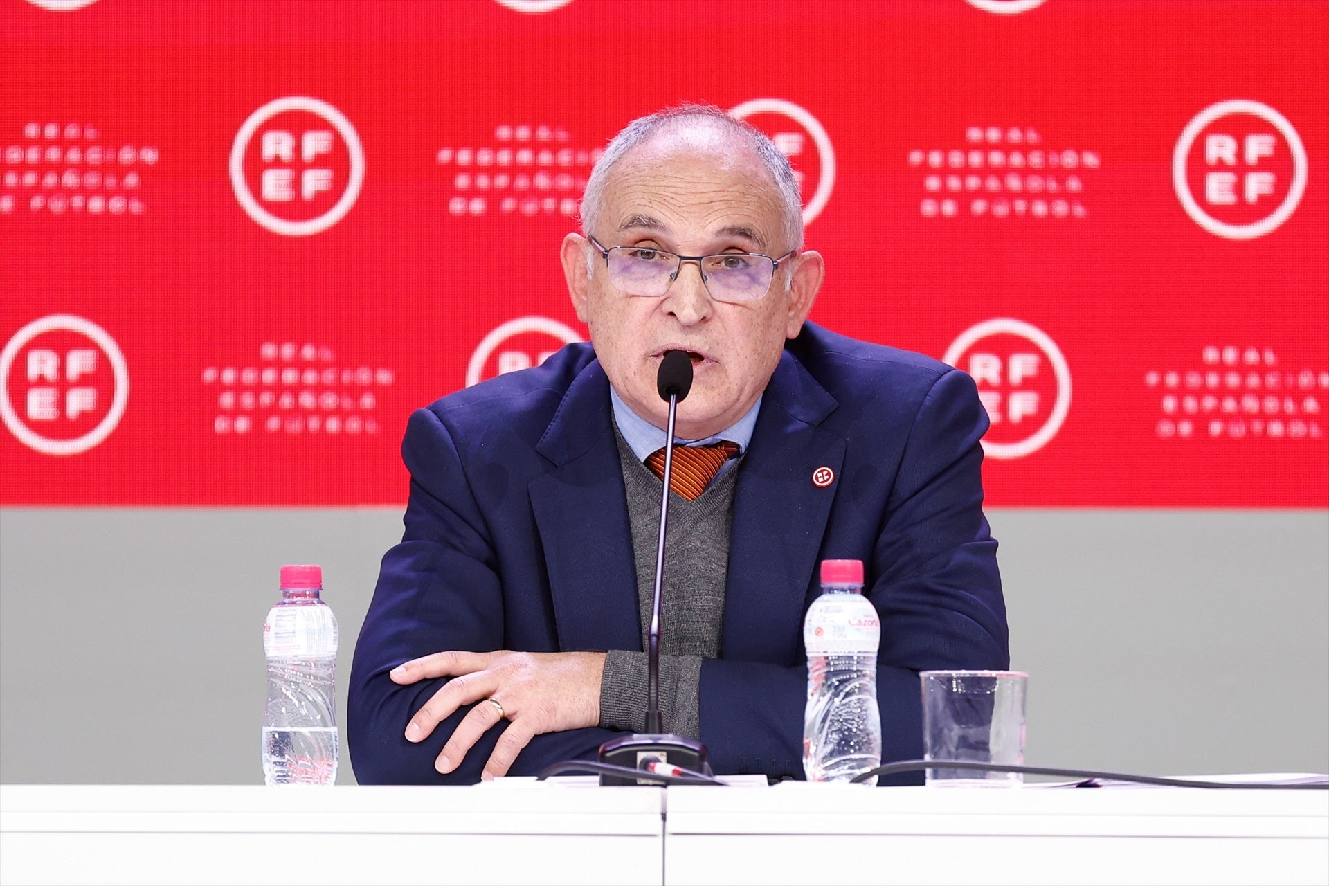 Andreu Camps amenaza al Gobierno ante UEFA para salvar a su jefe Luis Rubiales Andreu Camps amenaza al Gobierno ante UEFA para salvar a su jefe Luis Rubiales