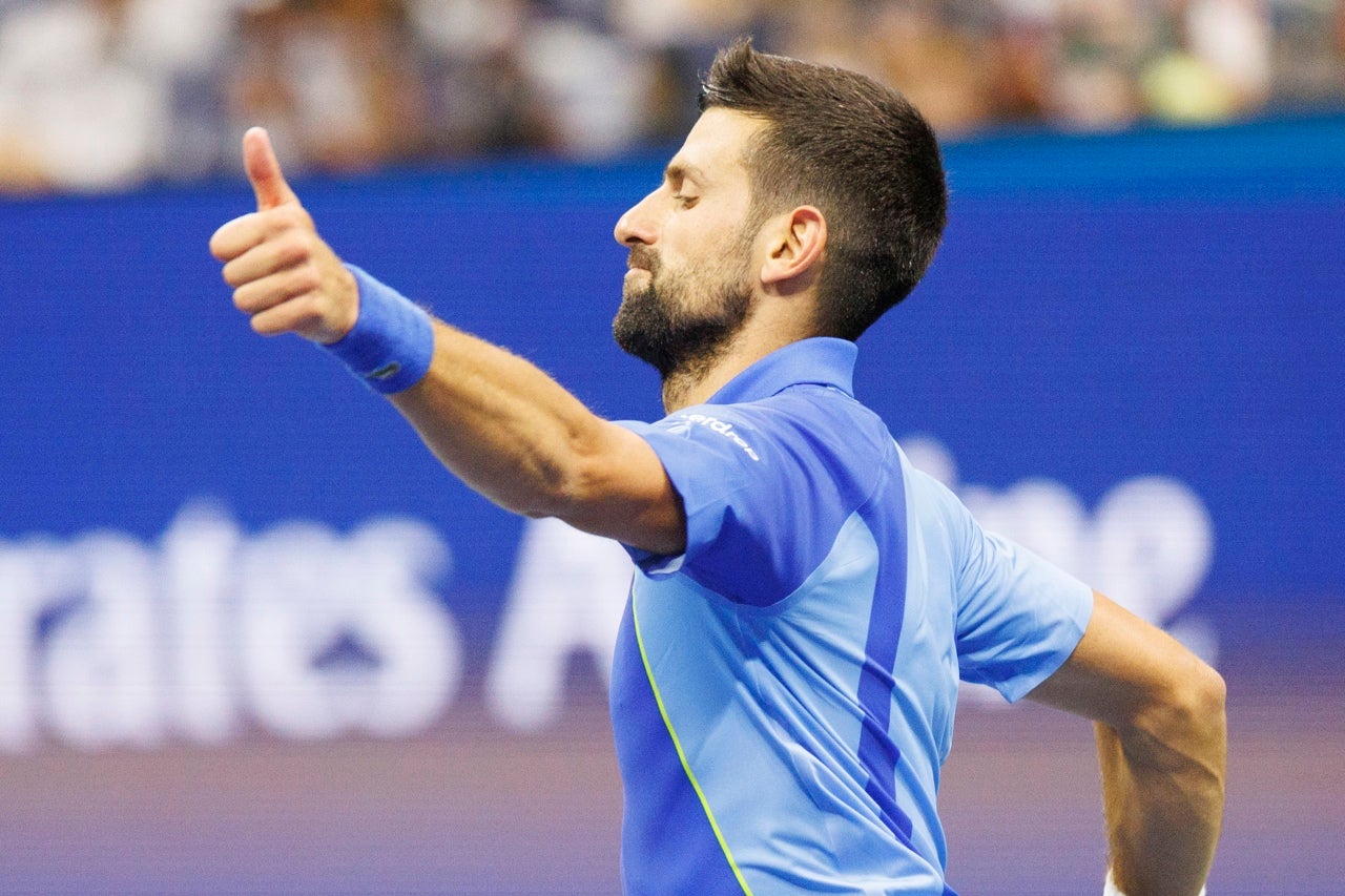 Djokovic le arrebata el número uno a Alcaraz y se cita con Zapata en la segunda ronda Djokovic le arrebata el número uno a Alcaraz y se cita con Zapata en la segunda ronda