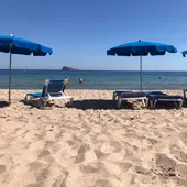 Benidorm no sanciona la reserva de espacio en las playas con sombrillas Benidorm no sanciona la reserva de espacio en las playas con sombrillas