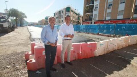 Jos&eacute; Mar&iacute;a Bellido y Miguel &Aacute;ngel Torrico visitan las obras de la avenida de Trasierra
