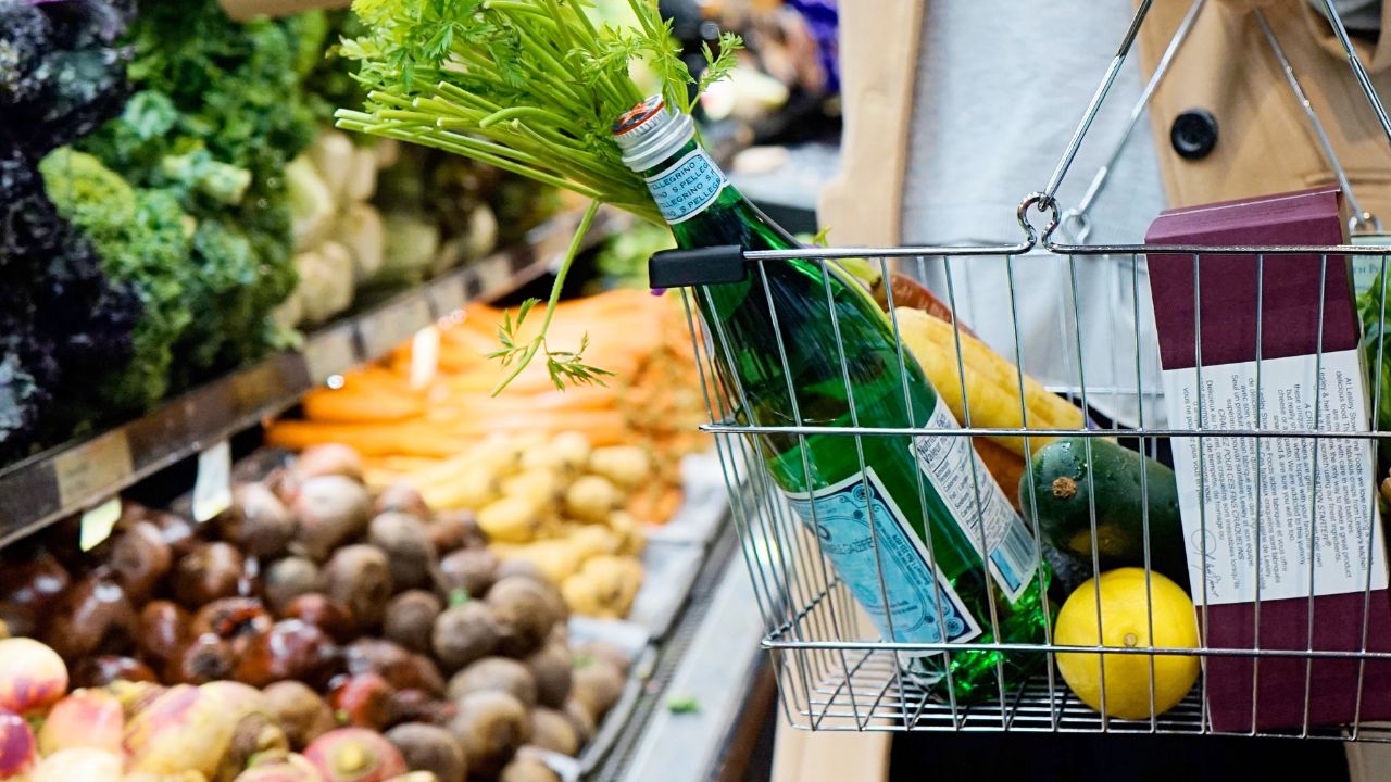 La cesta de la compra sigue por las nubes: estos son los productos que más han subido La cesta de la compra sigue por las nubes: estos son los productos que más han subido