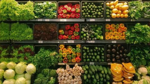 El 48 % de los alimentos afectados por la rebaja del IVA se han encarecido, seg&uacute;n Facua