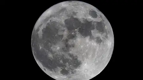 Fotografía de la Superluna Azul hoy desde La Habana, (Cuba). Fotografía de la Superluna Azul hoy desde La Habana, (Cuba).