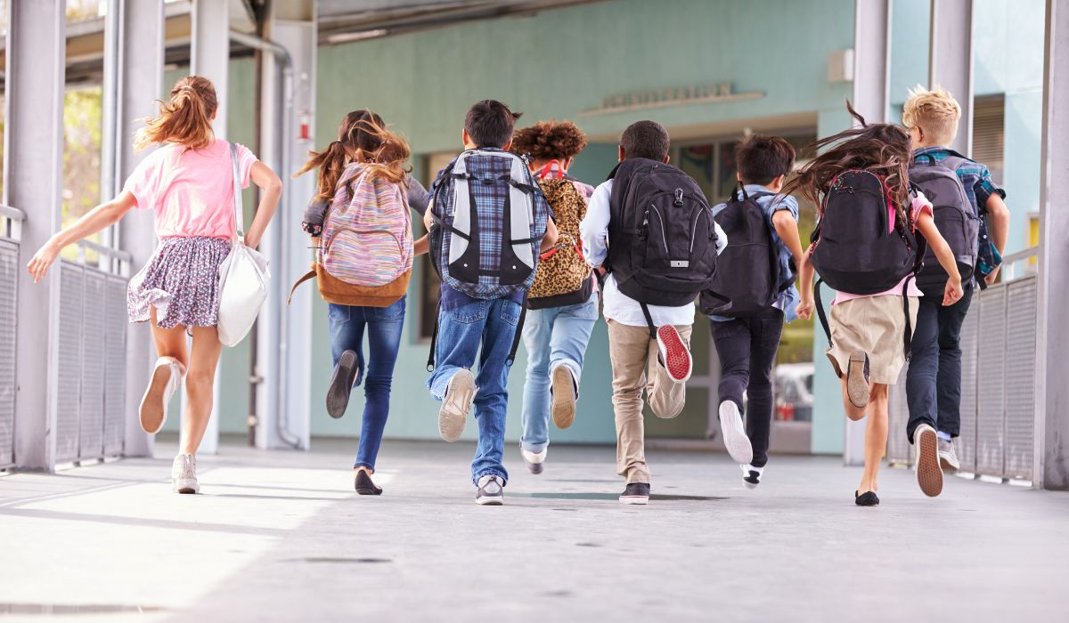 Dos colegios de Manises empezarán el curso con unos días de retraso para acabar unas obras Dos colegios de Manises empezarán el curso con unos días de retraso para acabar unas obras
