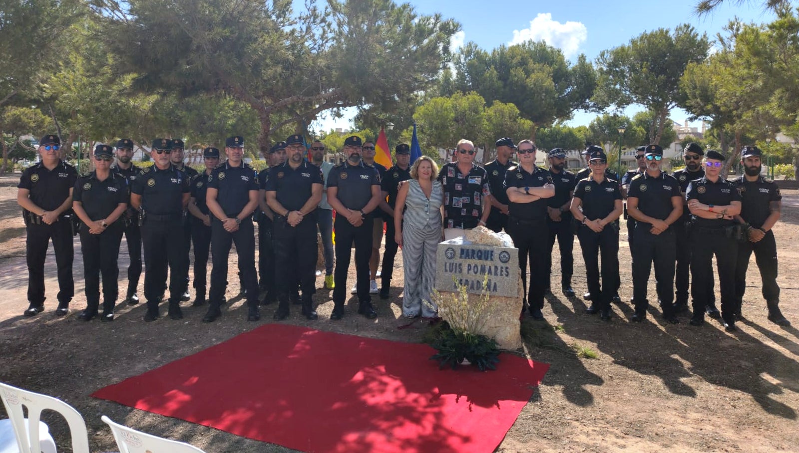 Orihuela dedica una plaza en la costa al agente de Policía Local Luis Pomares Espadiña Orihuela dedica una plaza en la costa al agente de Policía Local Luis Pomares Espadiña