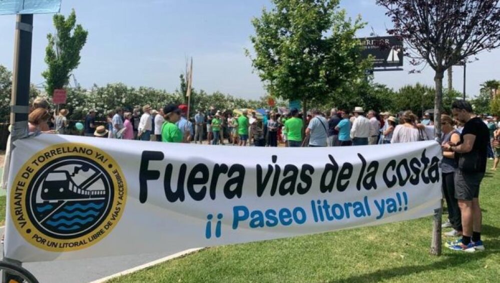 Una de las protestas de la Plataforma para que se desmantelen las vías 