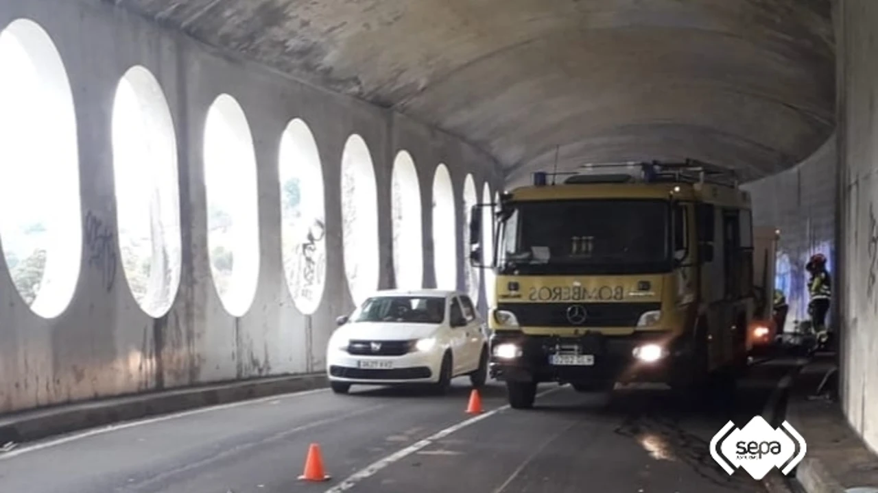 Un motorista fallecido y otro herido en un accidente múltiple en Cabrales