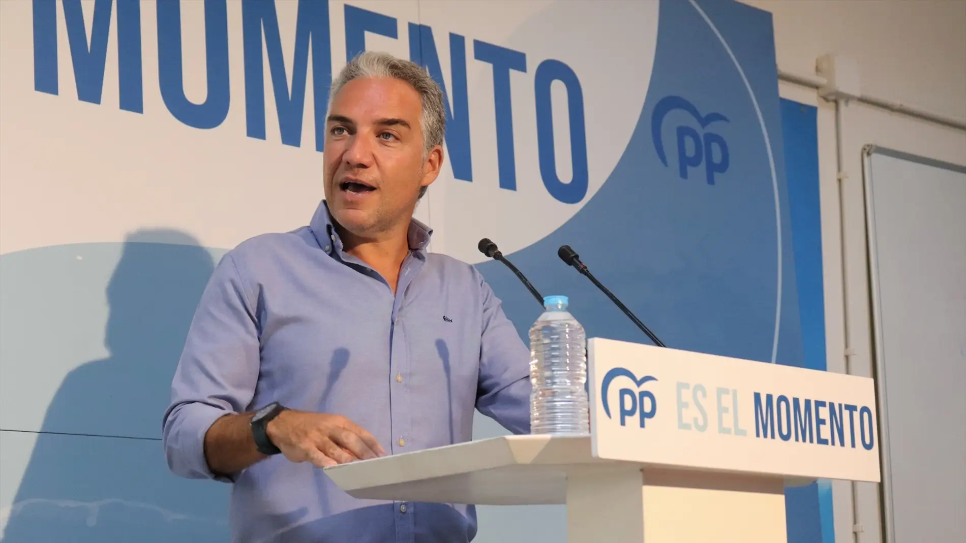 El coordinador general del PP, Elías Bendodo, en un acto en Estepona.