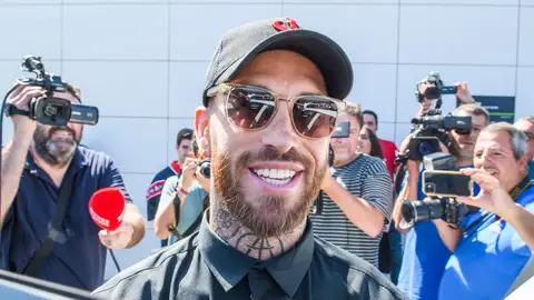 Sergio Ramos, a su llegada al Aeropuerto de Sevilla. Sergio Ramos, a su llegada al Aeropuerto de Sevilla.