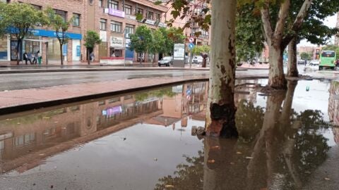 Acumulaci&oacute;n de agua tras el paso de la DANA por Alcal&aacute; de Henares