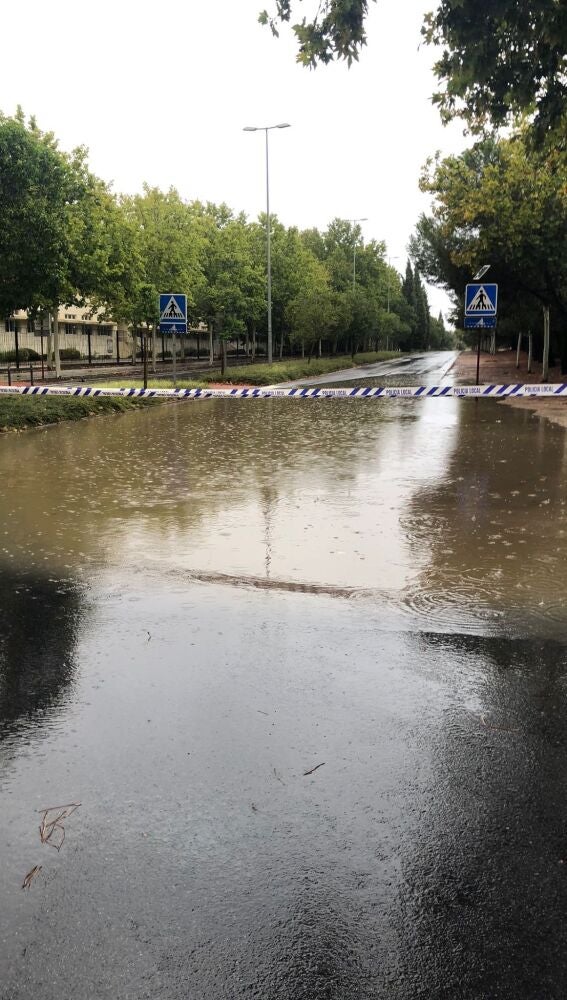 Calle anegada de agua en Ciudad Real