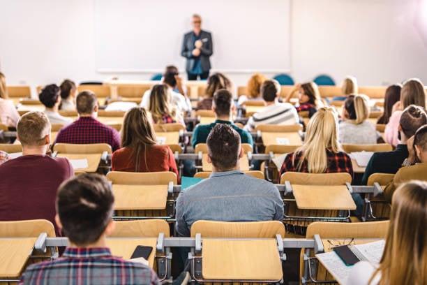 30.000 universitarios vuelven a las aulas en el curso más madrugador 30.000 universitarios vuelven a las aulas en el curso más madrugador