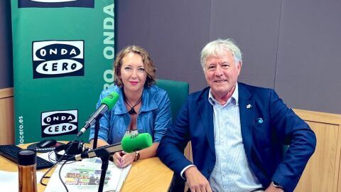 El conseller de Turismo de Mallorca, Jos&eacute; Marcial Rodr&iacute;guez, junto a Elka Dimitrova en Onda Cero Mallorca