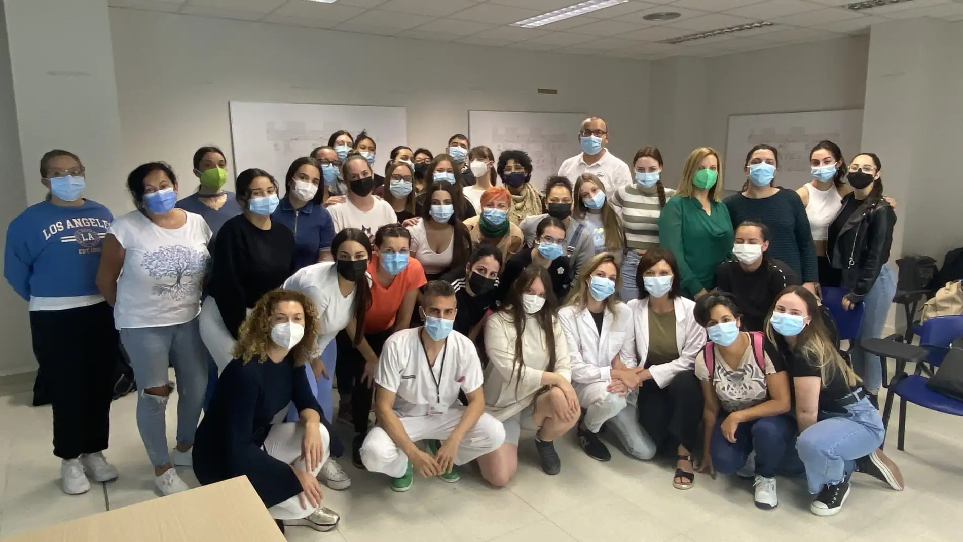 El hospital de Torrevieja acoge durante el verano a alumnos internacionales para sus prácticas 