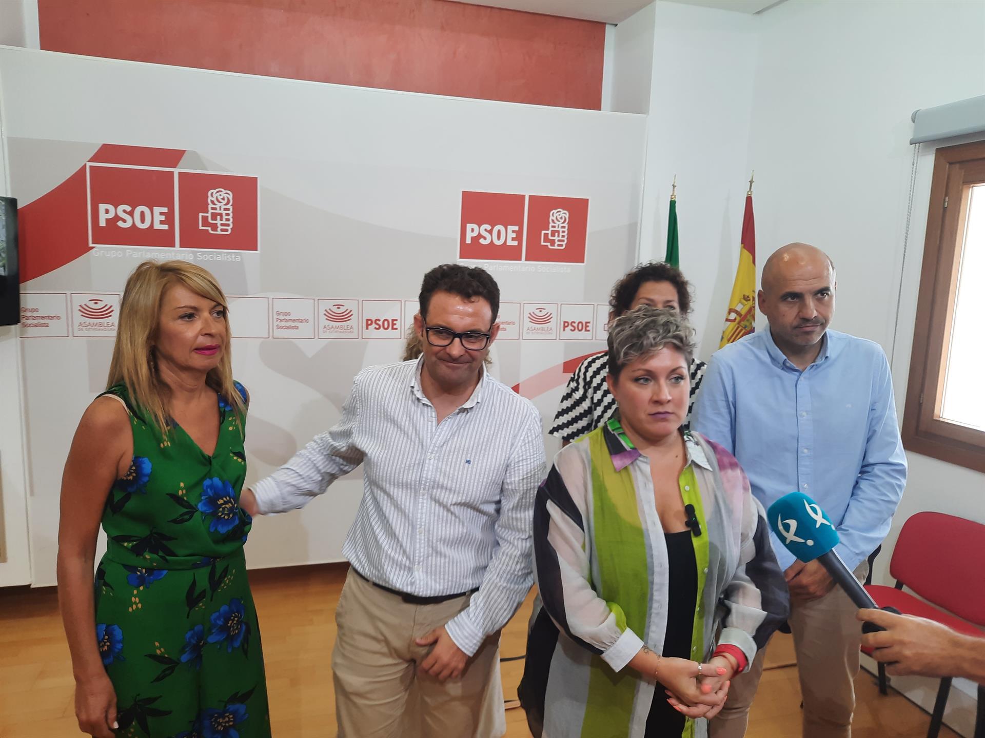 El PSOE lamenta que Vox vaya a tener "exactamente" su mismo cupo en la Asamblea pese a la diferencia de diputados El PSOE lamenta que Vox vaya a tener "exactamente" su mismo cupo en la Asamblea pese a la diferencia de diputados