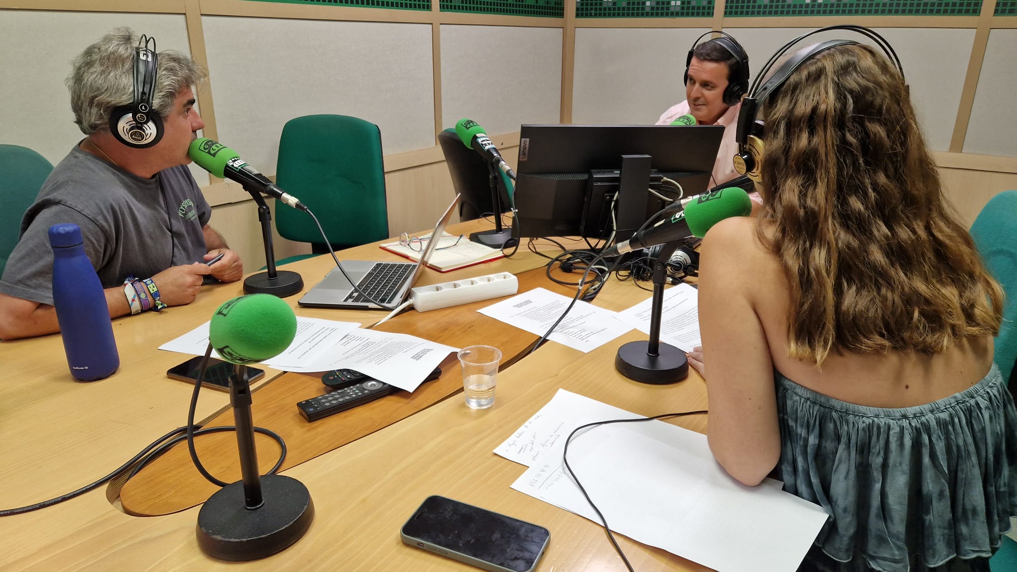 Javier Aureliano García: "Seguimos trabajando con Iberia para abaratar el vuelo Almería-Madrid y la disposición es muy buena" Javier Aureliano García: "Seguimos trabajando con Iberia para abaratar el vuelo Almería-Madrid y la disposición es muy buena"