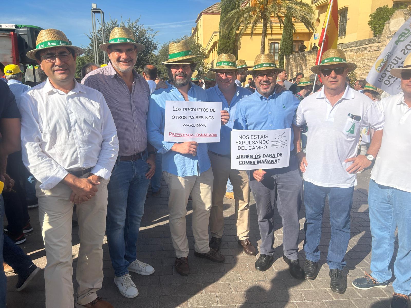 Los agricultores de Alicante exigen a la Unión Europea que acabe con la competencia desleal de terceros países Los agricultores de Alicante exigen a la Unión Europea que acabe con la competencia desleal de terceros países