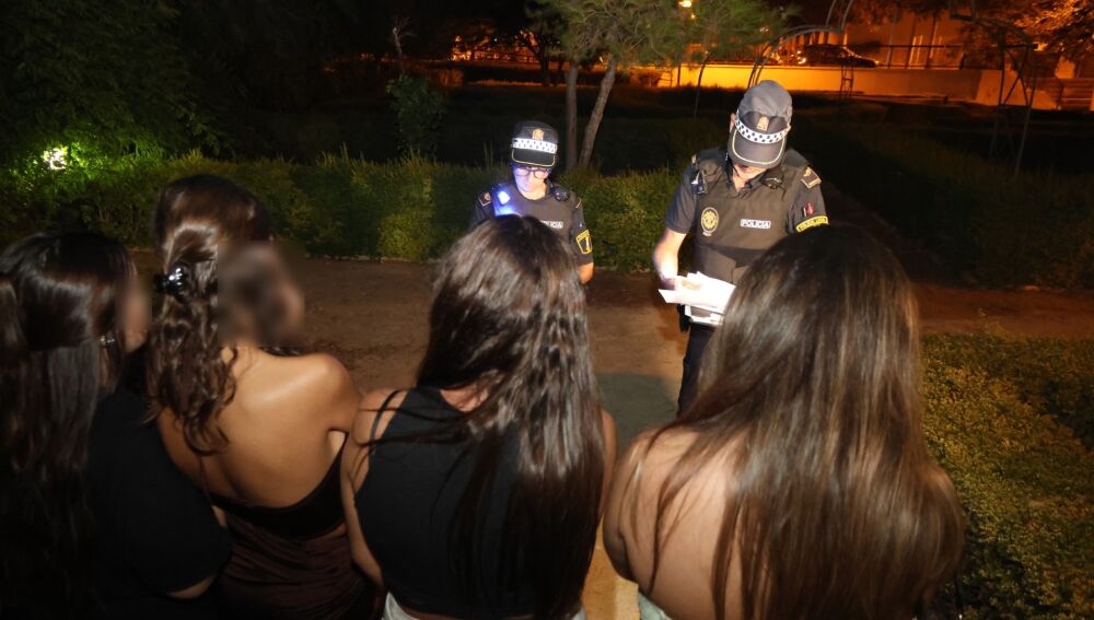Controles nocturnos de la Policía Local de Sant Joan 