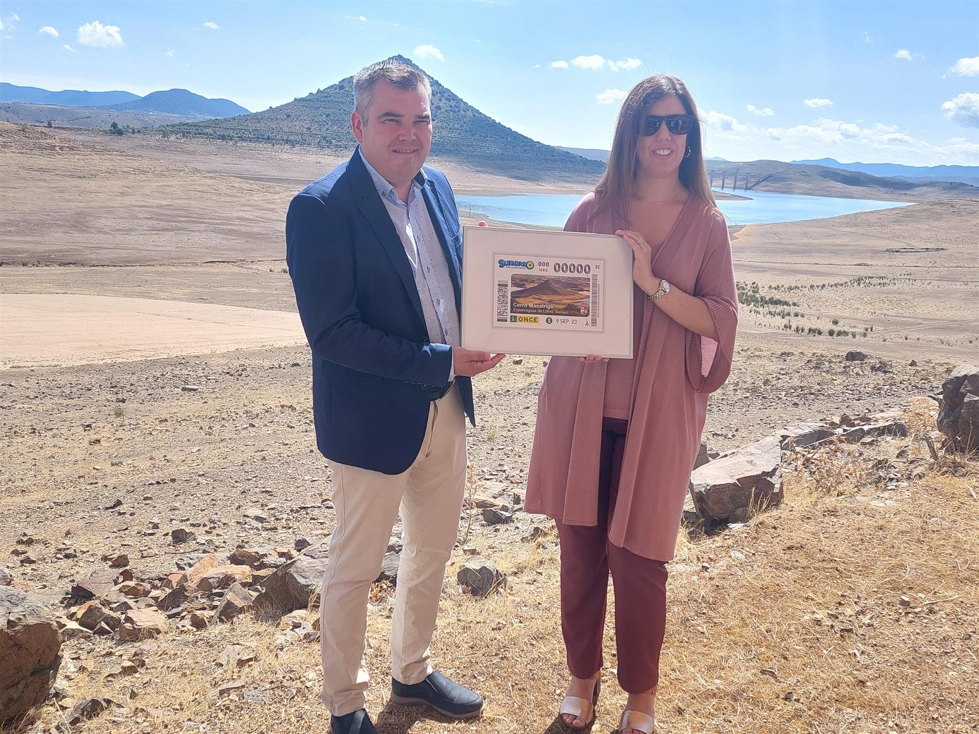 El Cerro Masatrigo de Esparragosa de Lares protagoniza este sábado el cupón de la ONCE del Sueldazo del Fin de Semana El Cerro Masatrigo de Esparragosa de Lares protagoniza este sábado el cupón de la ONCE del Sueldazo del Fin de Semana
