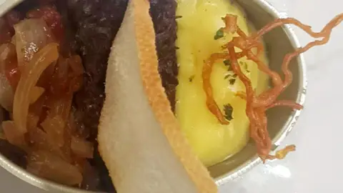 ‘Mortadelo’ del Restaurante Bariloche se convierte en la tapa ganadora del "Tapalencia Gourmet" .