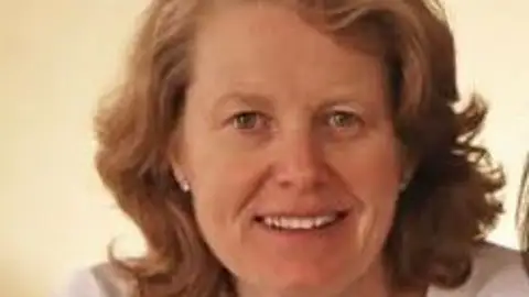 Silvia Roca, Ex-entrenadora de l’escola de fut-bol base femeni del FCB. Silvia Roca, Ex-entrenadora de l’escola de fut-bol base femeni del FCB.