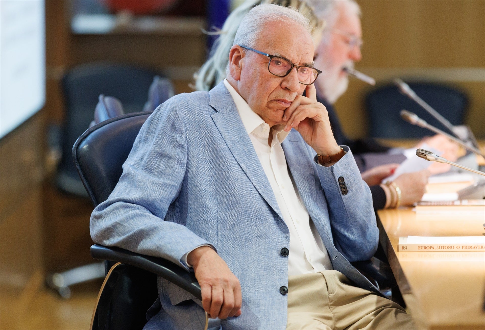 Históricos del PSOE alzan la voz para que su partido no apruebe la ley de amnistía que exige Puigdemont Históricos del PSOE alzan la voz para que su partido no apruebe la ley de amnistía que exige Puigdemont