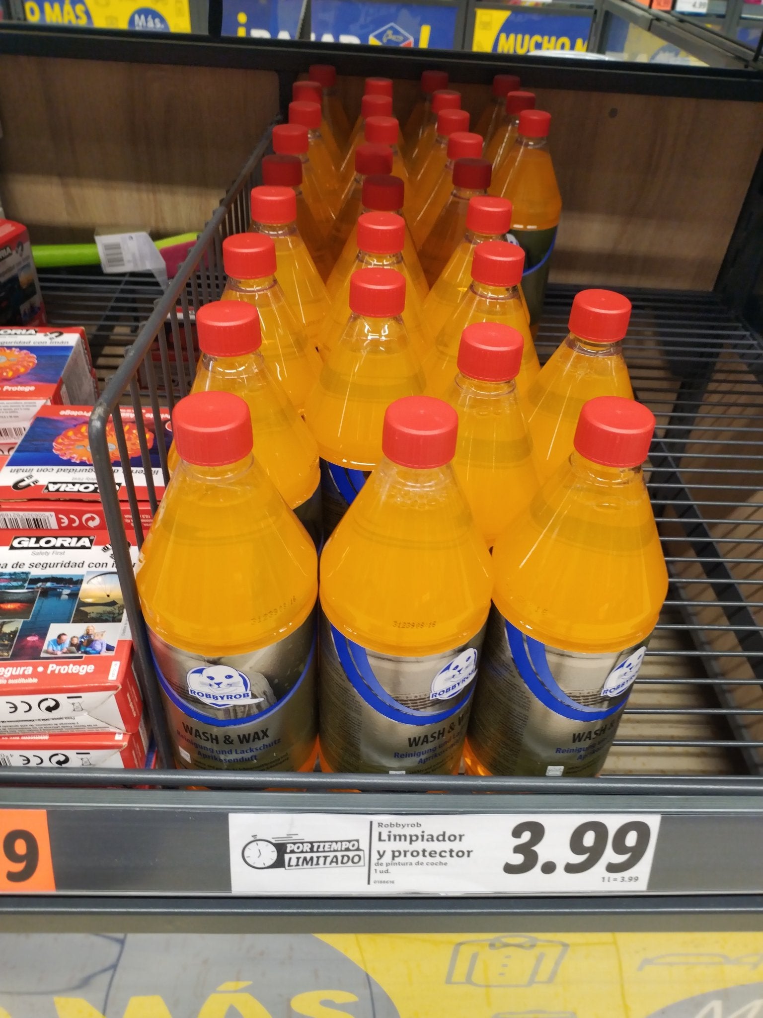 Lidl retira un limpiador con olor a albaricoque por su apariencia de refresco Lidl retira un limpiador con olor a albaricoque por su apariencia de refresco