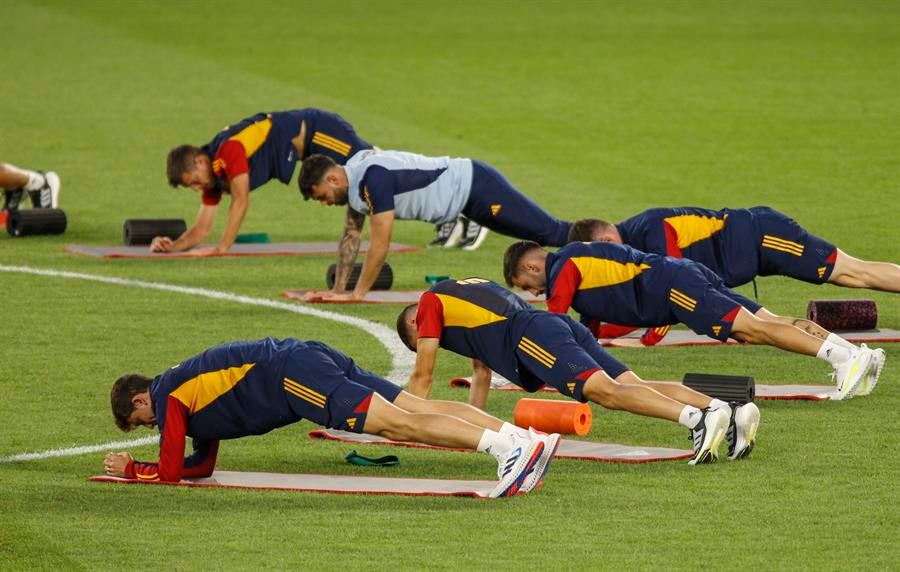 La Selección se olvida las botas y los guantes en España a un día de medirse a Georgia La Selección se olvida las botas y los guantes en España a un día de medirse a Georgia