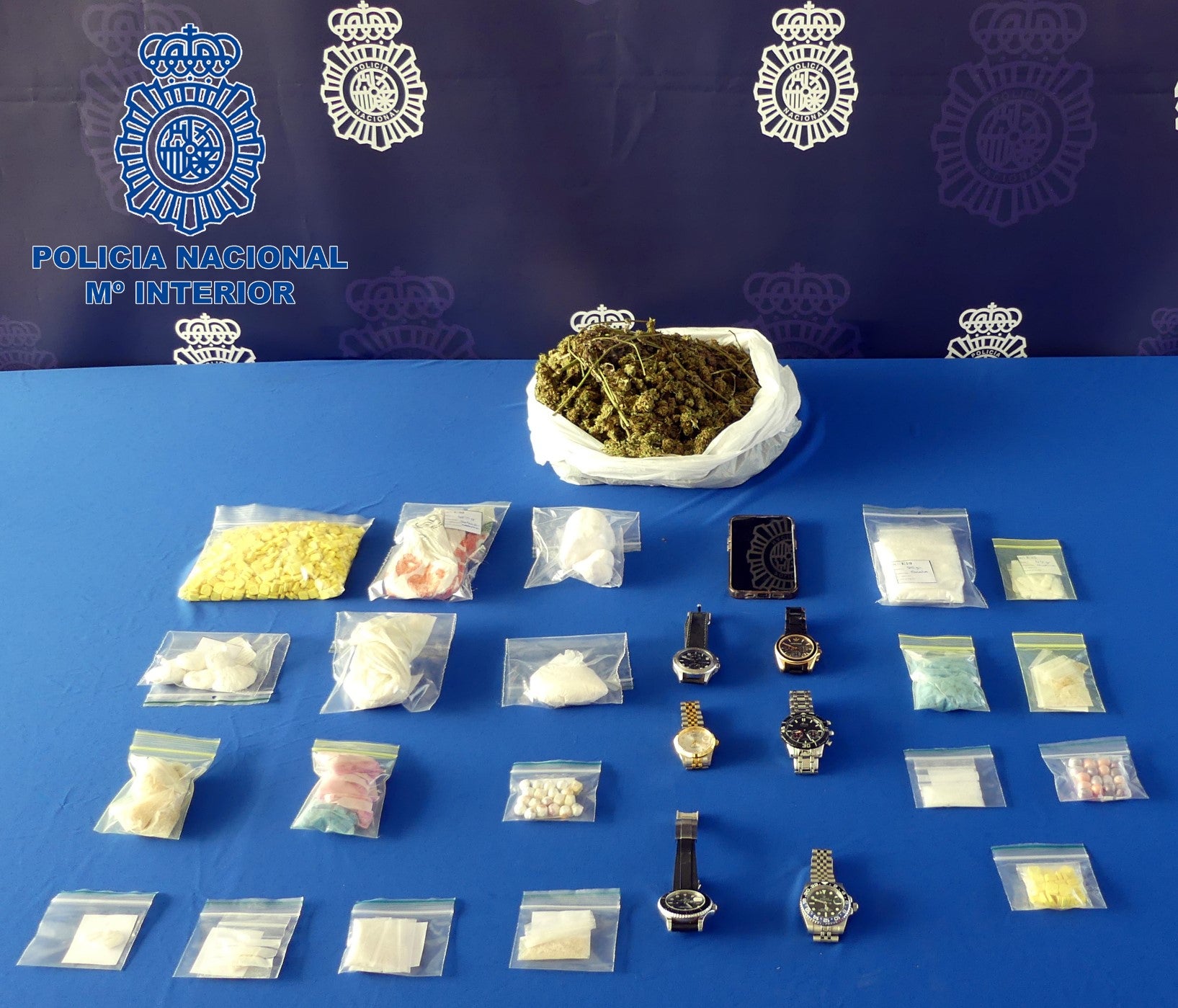 La Policía Nacional detiene a dos hombres por robar en Ibiza un reloj de alta gama valorado en 50.000 euros La Policía Nacional detiene a dos hombres por robar en Ibiza un reloj de alta gama valorado en 50.000 euros