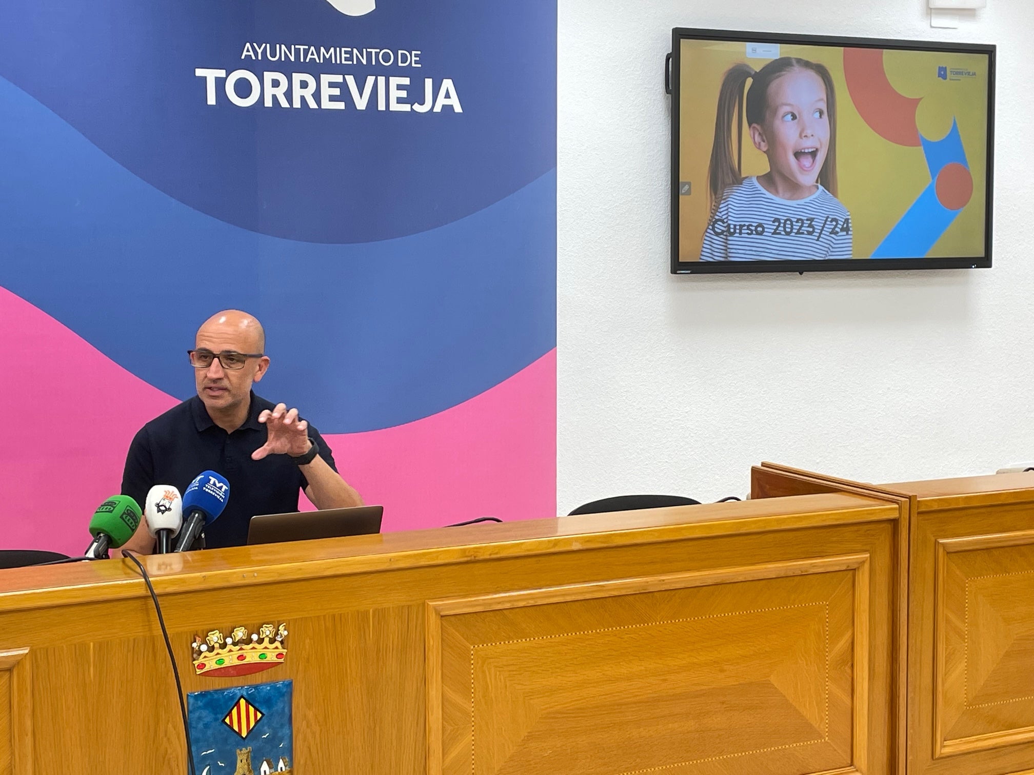 Más de 13.000 alumnos comienzan este lunes el curso escolar en Torrevieja Más de 13.000 alumnos comienzan este lunes el curso escolar en Torrevieja