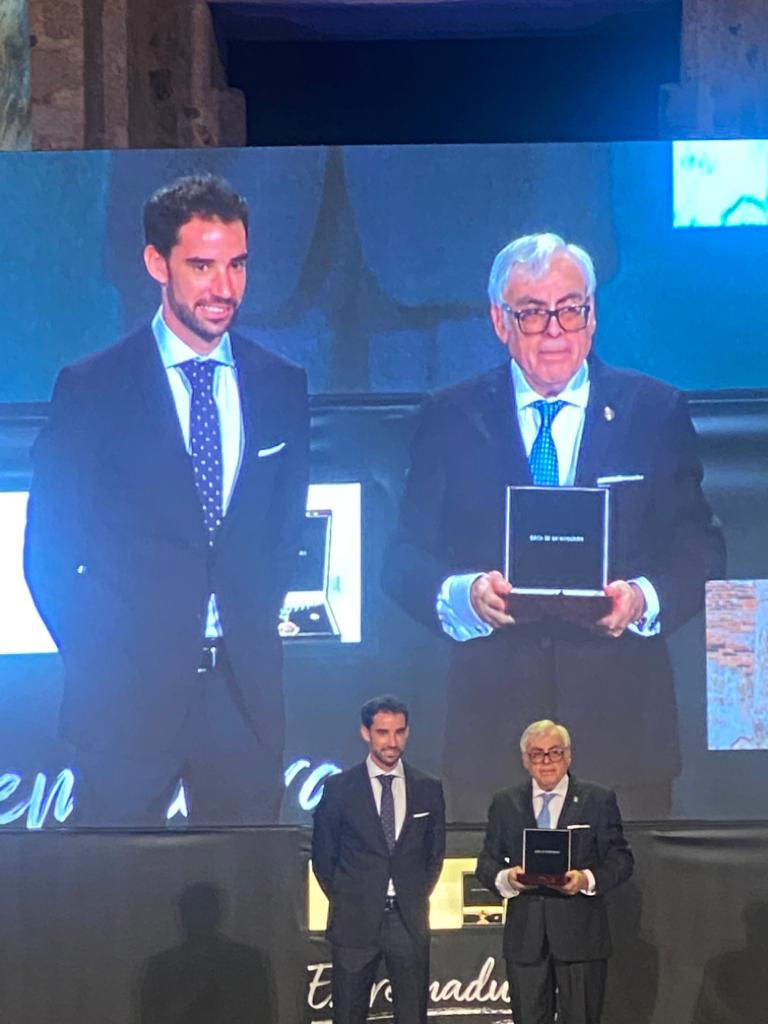 ESCUCHA EL DISCURSO ÍNTEGRO DE AGRADECIMIENTO POR LA MEDALLA DE EXTREMADURA DEL RALLY DE LA VENDIMIA ESCUCHA EL DISCURSO ÍNTEGRO DE AGRADECIMIENTO POR LA MEDALLA DE EXTREMADURA DEL RALLY DE LA VENDIMIA