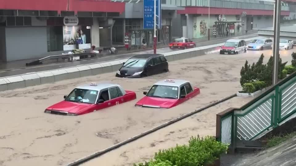 Las imágenes de los estragos del temporal sin precedentes en Hong Kong que ha causado graves inundaciones Las imágenes de los estragos del temporal sin precedentes en Hong Kong que ha causado graves inundaciones