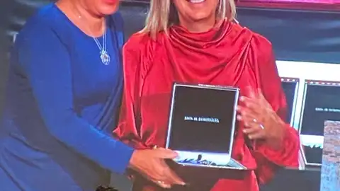 Las Carmelitas de Villafranca reciben la medalla Las Carmelitas de Villafranca reciben la medalla
