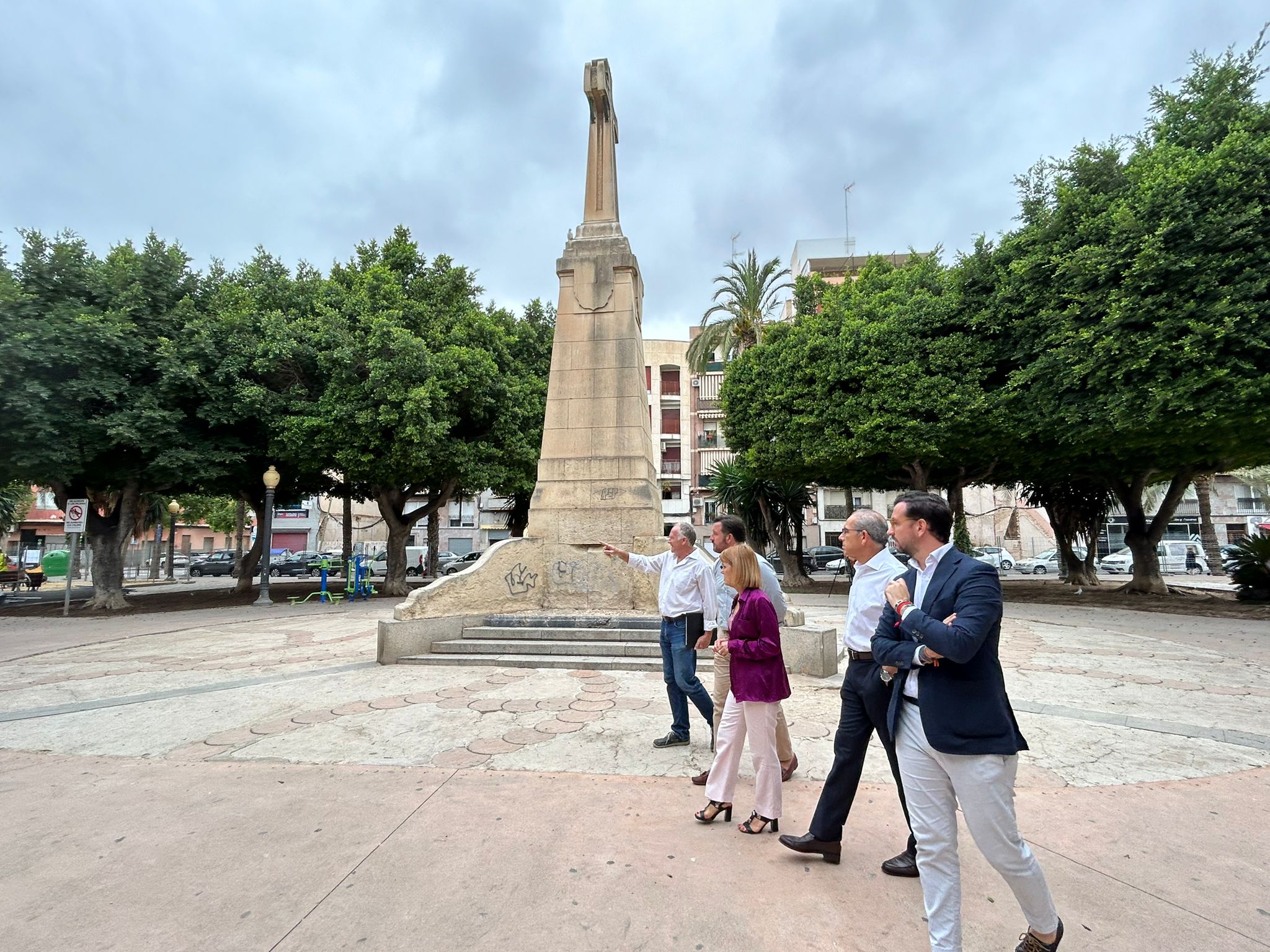 Elche tendrá un remodelado Paseo de Germanías en 2024 en el que PP y Vox proyectan homenajear a Ramón Pastor, primer alcalde socialista de la ciudad en la Democracia Elche tendrá un remodelado Paseo de Germanías en 2024 en el que PP y Vox proyectan homenajear a Ramón Pastor, primer alcalde socialista de la ciudad en la Democracia