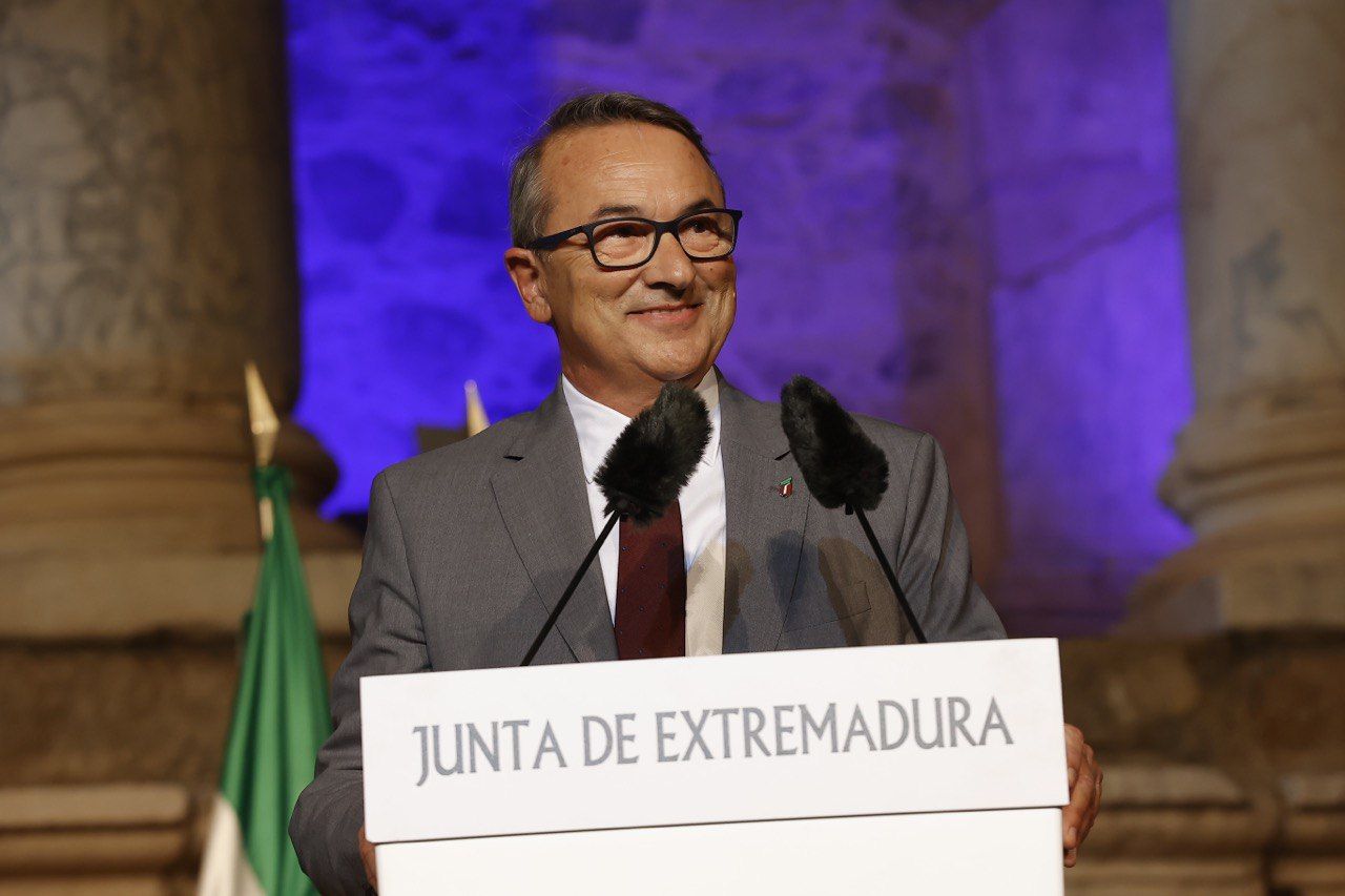 ESCUCHA AQUÍ EL DISCURSO DE AGRADECIMIENTO DE LA UNIDAD DE ONCOHEMATOLOGÍA DEL MATERNO DE BADAJOZ ESCUCHA AQUÍ EL DISCURSO DE AGRADECIMIENTO DE LA UNIDAD DE ONCOHEMATOLOGÍA DEL MATERNO DE BADAJOZ