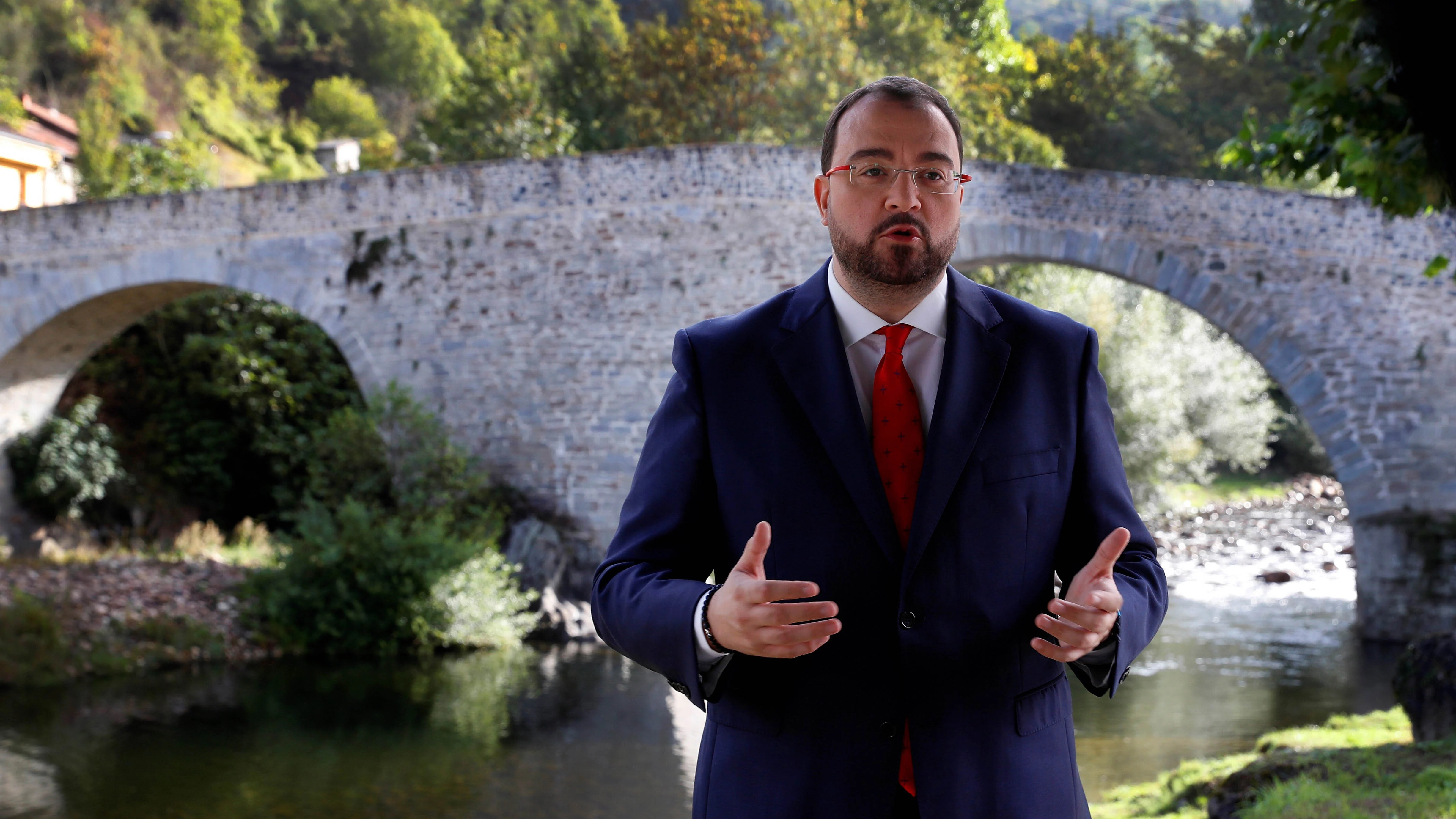Imagen del mensaje de Adri&aacute;n Barb&oacute;n en el D&iacute;a de Asturias