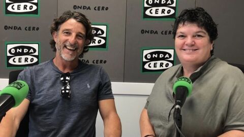 Peyo Lloret conversa con Marta Llinares en M&aacute;s de uno Marina Baixa.