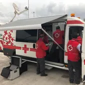Imagen de uno de los vehículos de Cruz Roja Imagen de uno de los vehículos de Cruz Roja