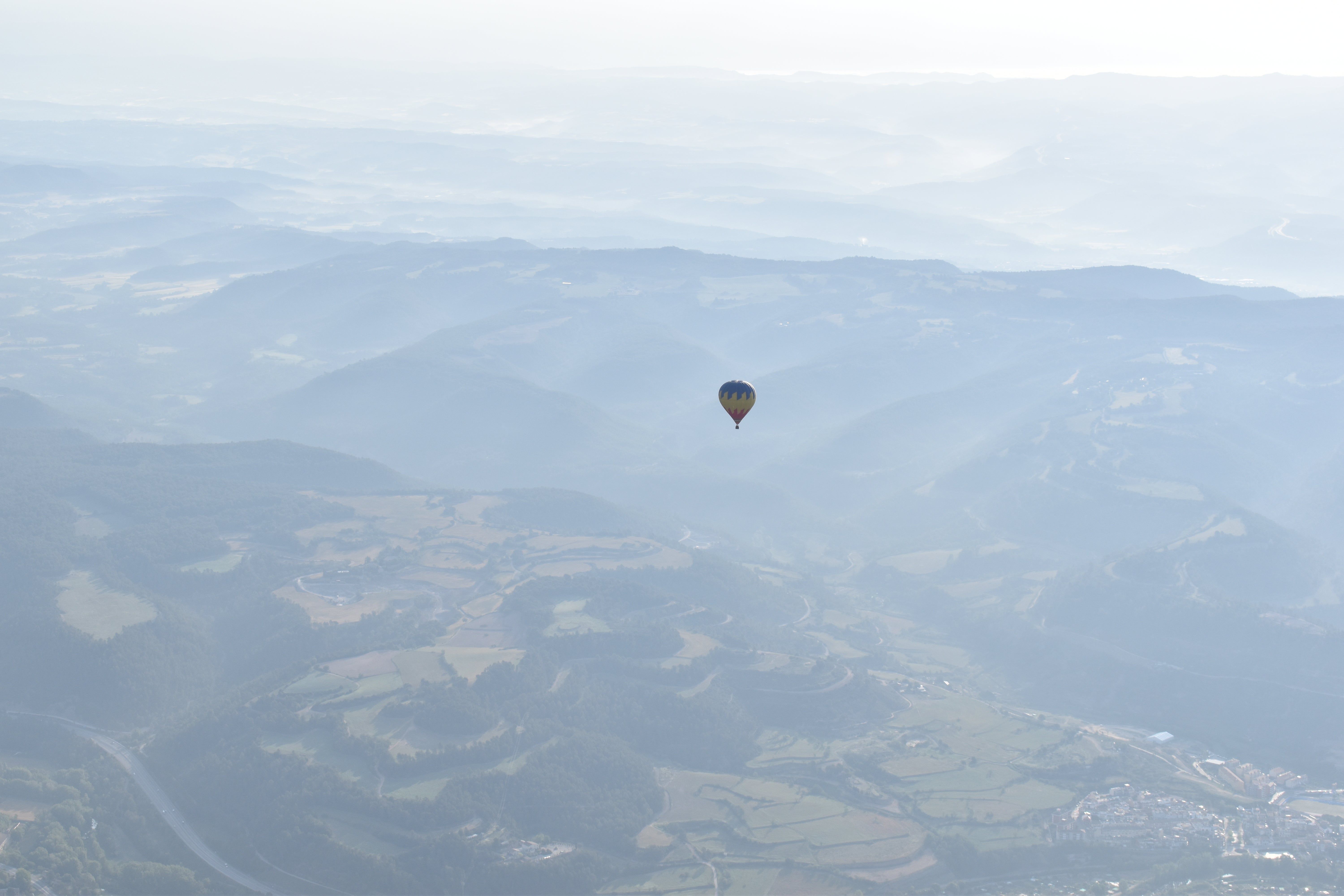 Descubrir el interior de Catalunya desde el aire Descubrir el interior de Catalunya desde el aire
