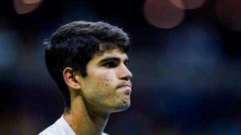 Alcaraz cae ante un Medvedev y no podr&aacute; defender su t&iacute;tulo en la final del US Open