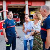 La alcaldesa se reunió con los bomberos antes de que partieran a Marruecos