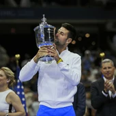 Novak Djokovic celebra su 24 grand slam tras vencer a Medvedev en el Abierto de EEUU Novak Djokovic celebra su 24 grand slam tras vencer a Medvedev en el Abierto de EEUU