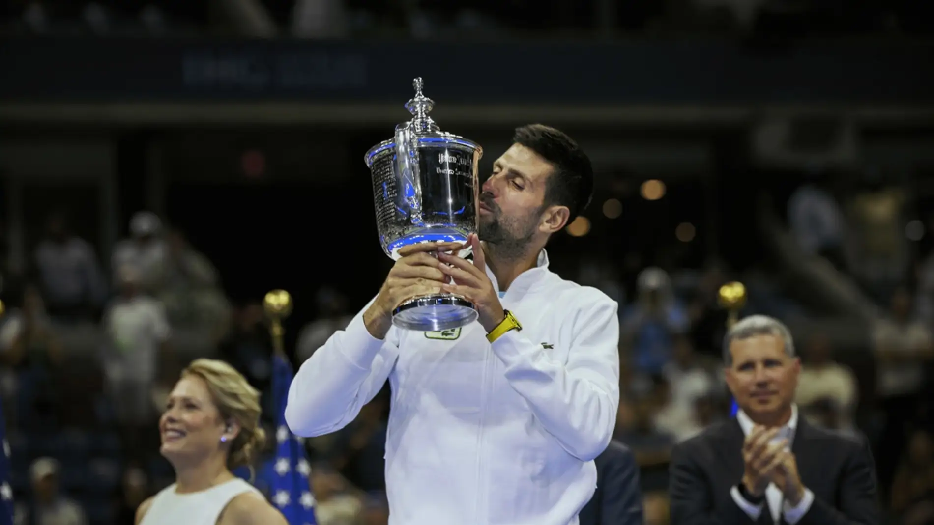 Novak Djokovic celebra su 24 grand slam tras vencer a Medvedev en el Abierto de EEUU