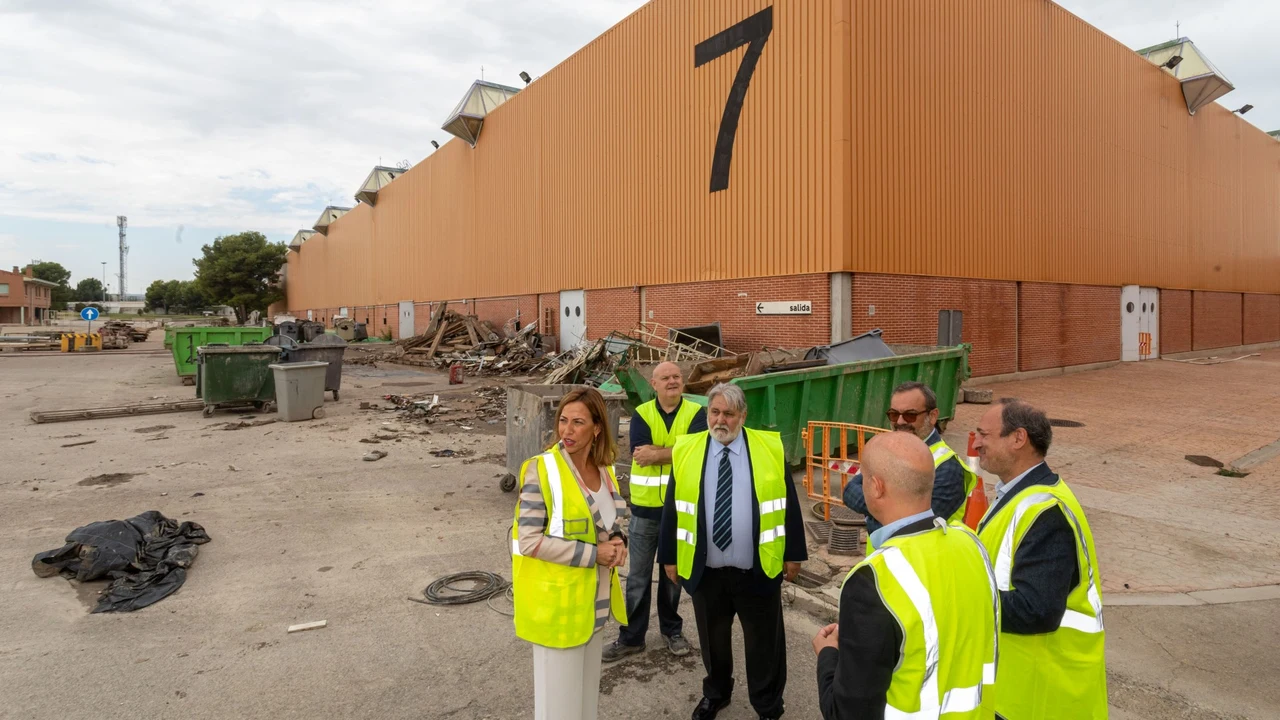 La alcaldesa de Zaragoza, Natalia Chueca, ha visitado la zona afectada