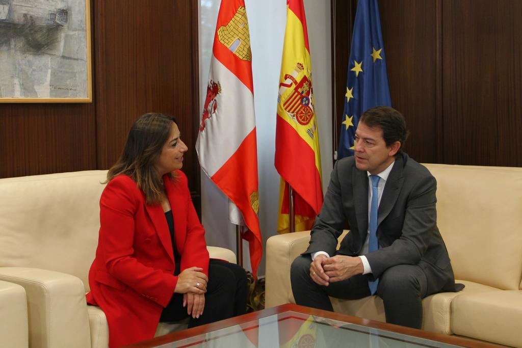 La alcaldesa de Palencia pide a Adif que paralice el "salto del carnero" del AVE a Cantabria o irá al Juzgado La alcaldesa de Palencia pide a Adif que paralice el "salto del carnero" del AVE a Cantabria o irá al Juzgado