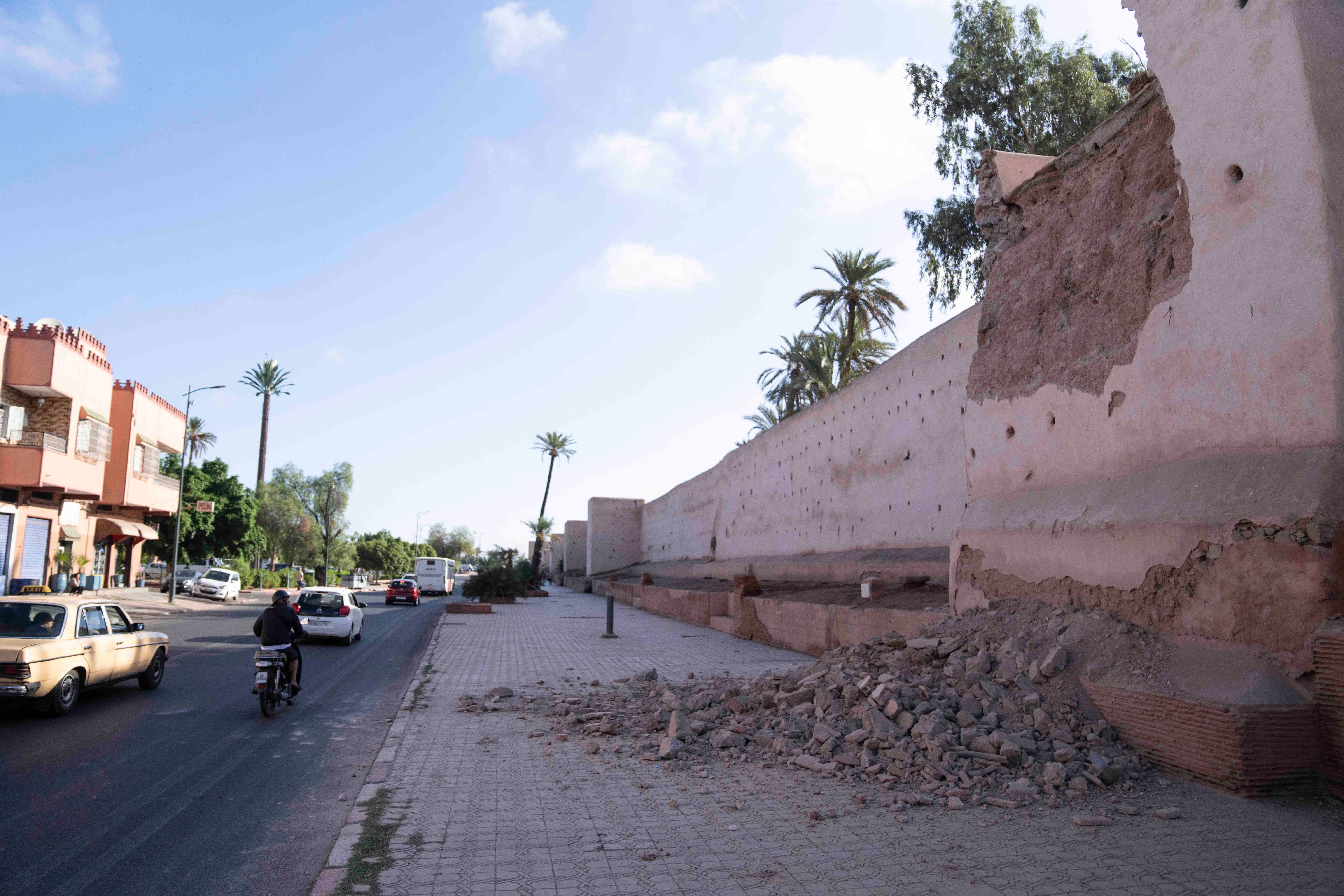 Los rescatistas reconocen que es casi una utopía sacar a alguien con vida en los pueblos del Alto Atlas Los rescatistas reconocen que es casi una utopía sacar a alguien con vida en los pueblos del Alto Atlas