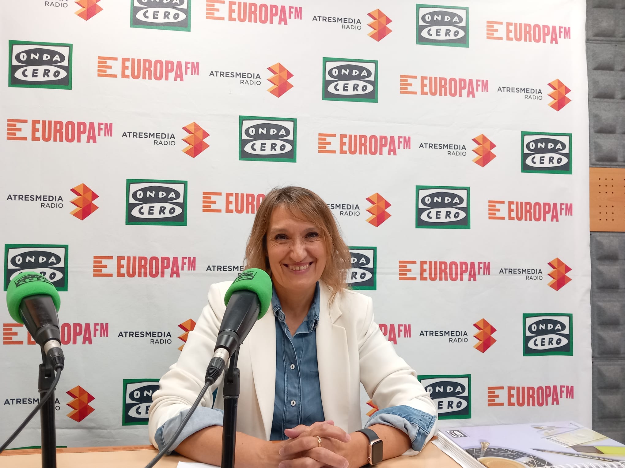 La consejera de Educación confirma que los alumnos del Colegio Reyes Católicos comenzarán las clases el miércoles en Venta de Baños La consejera de Educación confirma que los alumnos del Colegio Reyes Católicos comenzarán las clases el miércoles en Venta de Baños