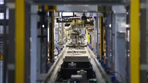 La gigafactoría de baterías de Navalmoral de la Mata (Cáceres) queda fuera de una nueva tanda de ayudas del Perte VEC II La gigafactoría de baterías de Navalmoral de la Mata (Cáceres) queda fuera de una nueva tanda de ayudas del Perte VEC II