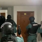 La Guardia Civil detiene a seis personas en Torrevieja por robos en el interior de vehículos